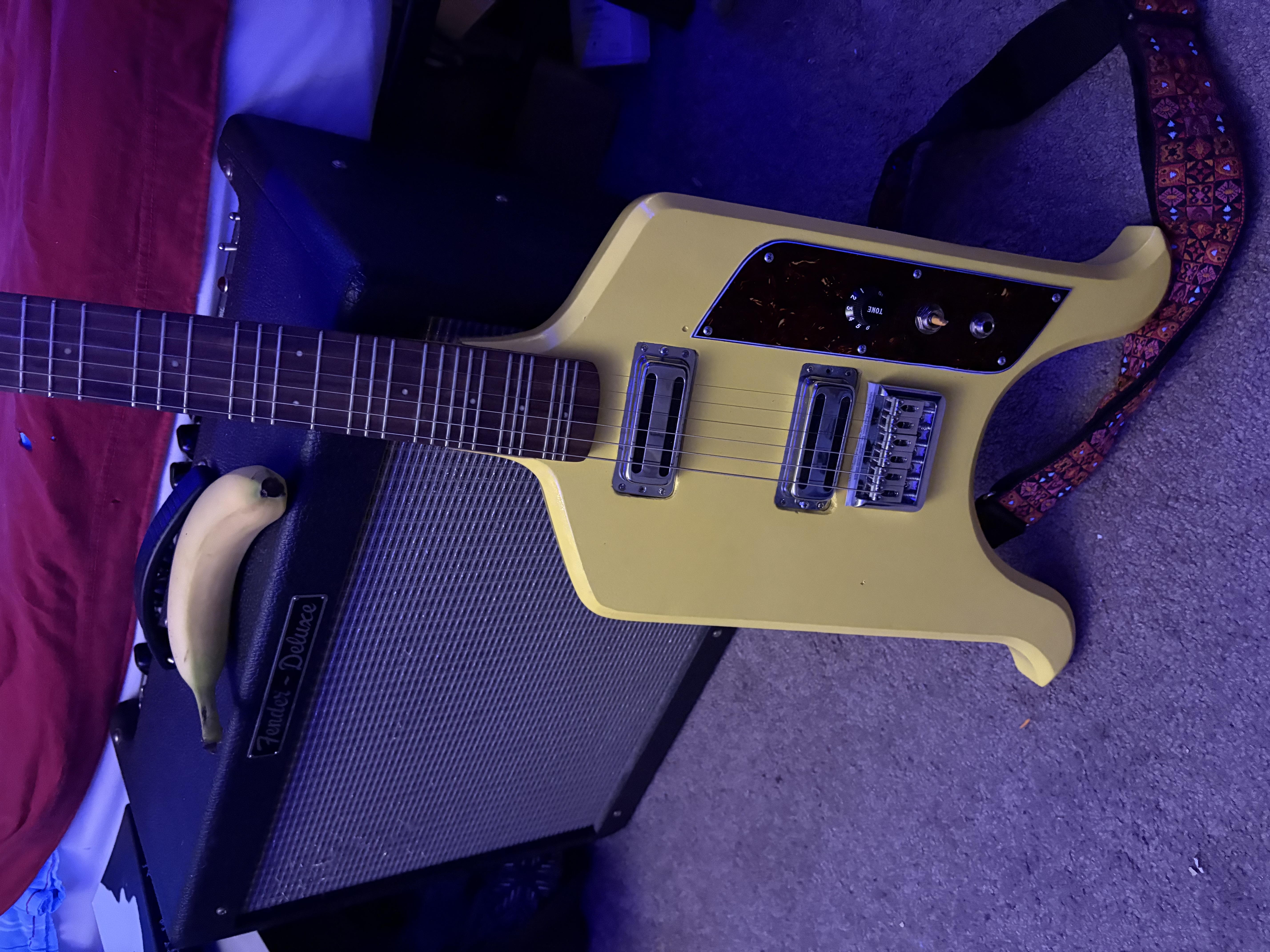 Electric guitar